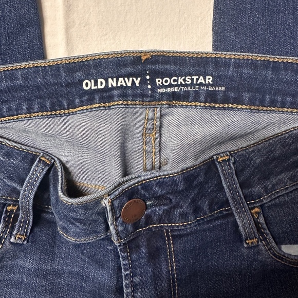 Old Navy Mid-Rise Rockstar Super Skinny Jeans Long Inseam - Picture 6 of 7